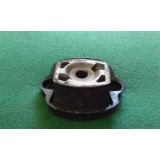 Mercedes-Benz W123 - Apoio de motor