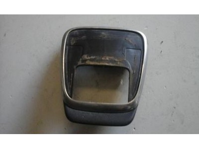 Peugeot 406 - Pega exterior da tampa mala