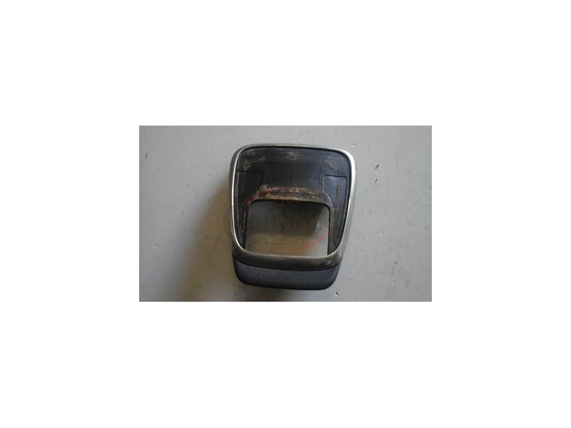 Peugeot 406 - Pega exterior da tampa mala
