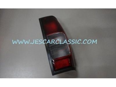 Nissan D22 Pick-up - Farolim traseiro direito