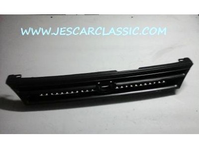 Toyota Corolla VII EE100 - Grelha principal