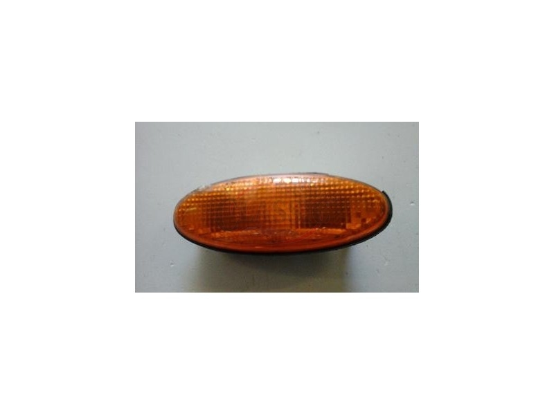 Mazda 323 BA - Farolim lateral