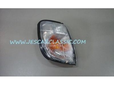 Nissan D22 Pick-up - Farolim frente direito