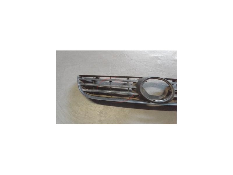 VW Polo IV 9N - Grelha principal