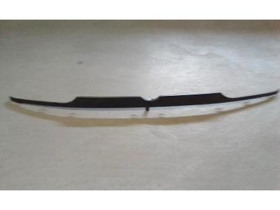 VW Golf III - Friso embelezador grelha principal