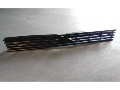 Ford Fiesta MkI - Grelha principal