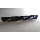 Ford Fiesta MkI - Grelha principal