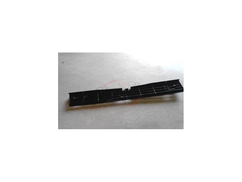 Ford Fiesta MkI - Grelha principal