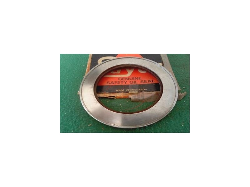 Bedford TA / Bedford TC - Retentor de cubo roda traseiro