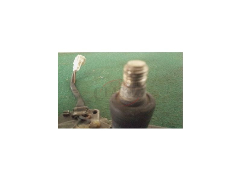 Nissan Micra II K11 - Motor de limpa vidros traseiro (SWMP)