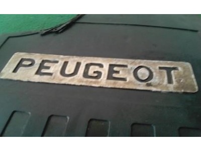 Peugeot - Pala de roda direita