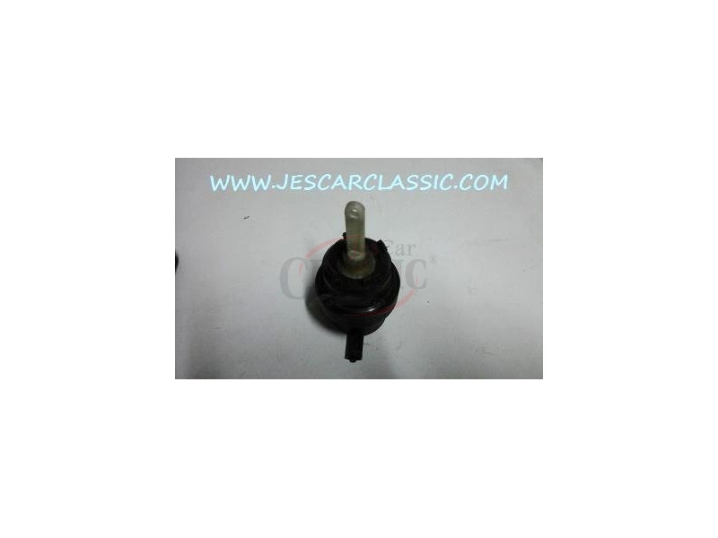 Opel Astra F - Válvula de vácuo do sistema ventilação