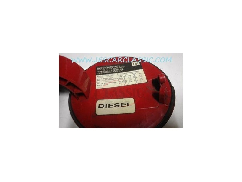 Opel Astra F - Tampa exterior depósito combustível