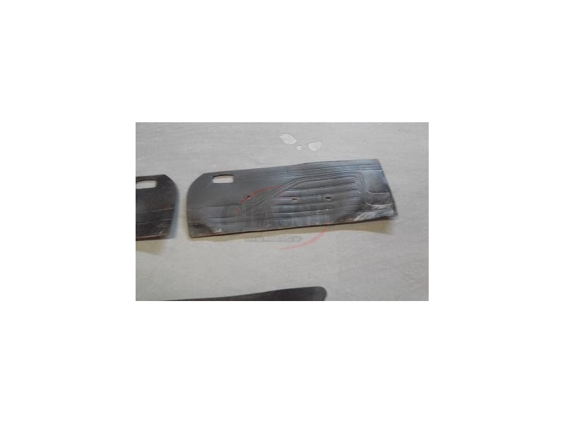 Nissan 100A - Jogo de 4 guarnições interiores de porta e laterais