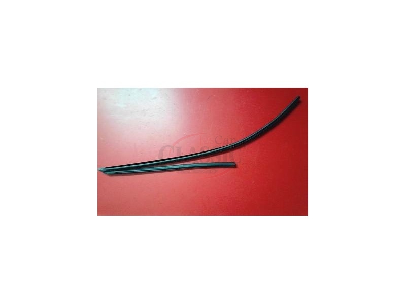 Ford Fiesta MkIV - Calha flocada da porta traseira direita