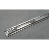 Mercedes-Benz Class E W210 - Friso embelezador do para-choques traseiro central