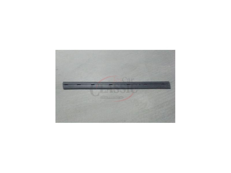 Peugeot 205 CTI / Peugeot 205 GTI - Friso embelezador da porta direita (1212mm)