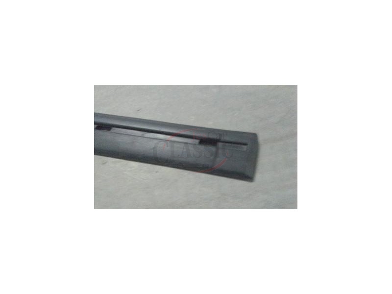 Peugeot 205 CTI / Peugeot 205 GTI - Friso embelezador da porta direita (1212mm)