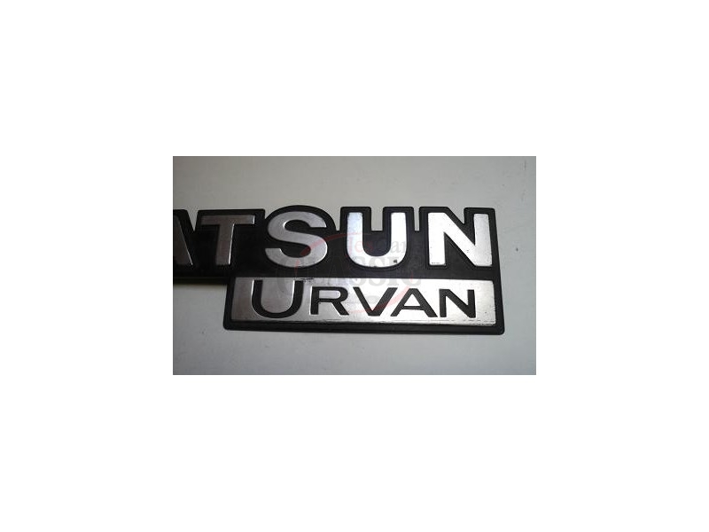 Nissan Urvan E23 - Emblema traseiro