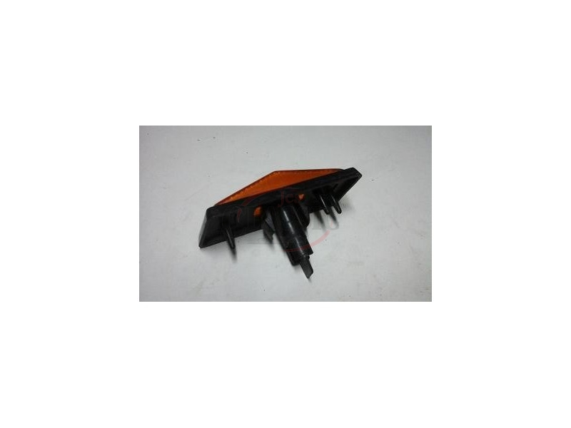 Fiat 128 CL / Fiat 131 / Fiat 132 - Farolim lateral esquerdo (ALTISSIMO)