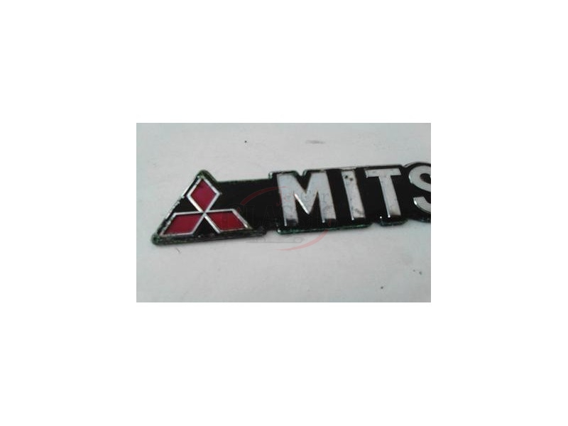 Mitsubishi L300 - Emblema