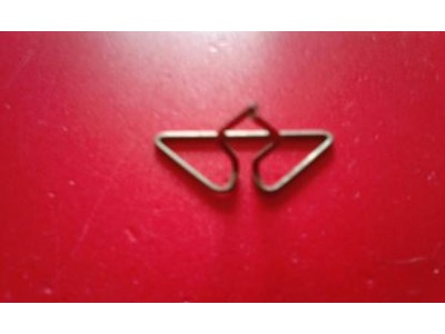 Peugeot 305 - Mola de fixação do friso para-choques