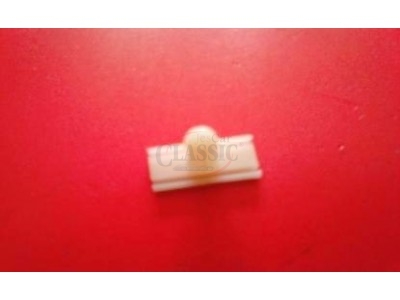 Peugeot 205 - Mola de fixação para friso para-choques