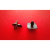 Mercedes-Benz W110 - Mola de fixação