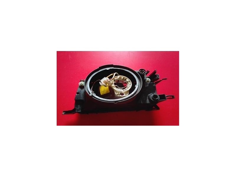 Audi 80 B4 - Farol principal direito H4 (BOSCH)