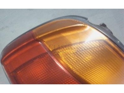 Mitsubishi L400 / Mitsubishi Space Gear - Farolim traseiro esquerdo (KOITO)