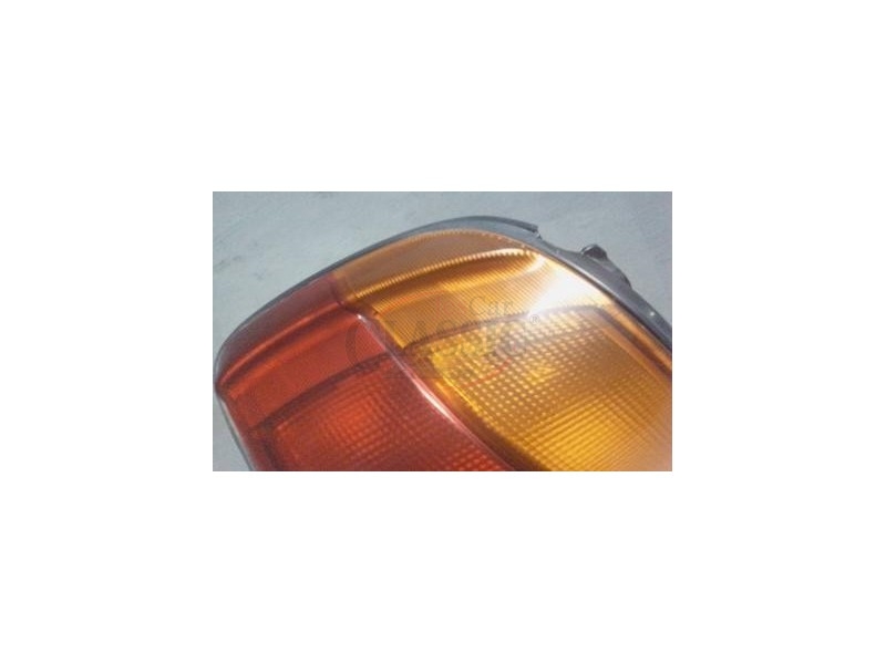 Mitsubishi L400 / Mitsubishi Space Gear - Farolim traseiro esquerdo (KOITO)