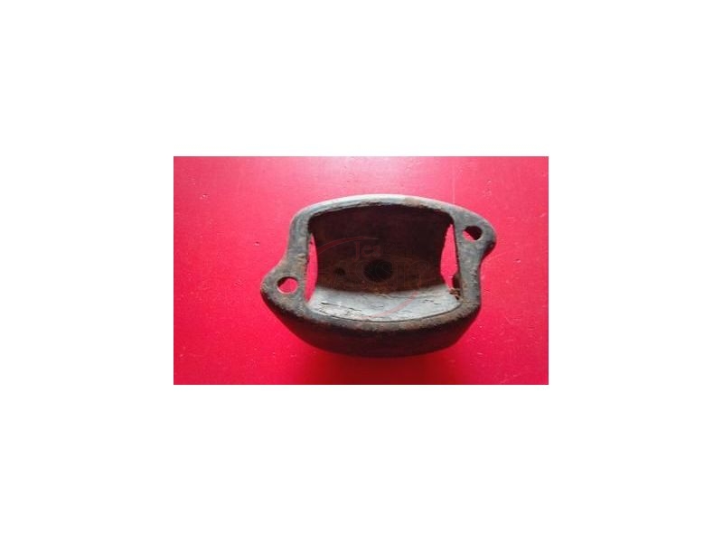 Mercedes-Benz W115 /8 - Apoio de motor direito