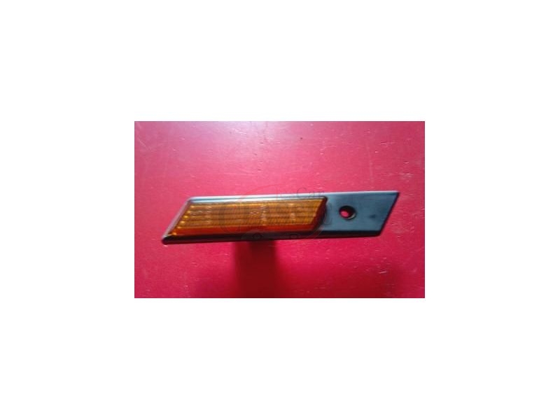 BMW Serie 3 E36 / BMW Serie 5 E34 - Farolim lateral direito (SCINTEX)