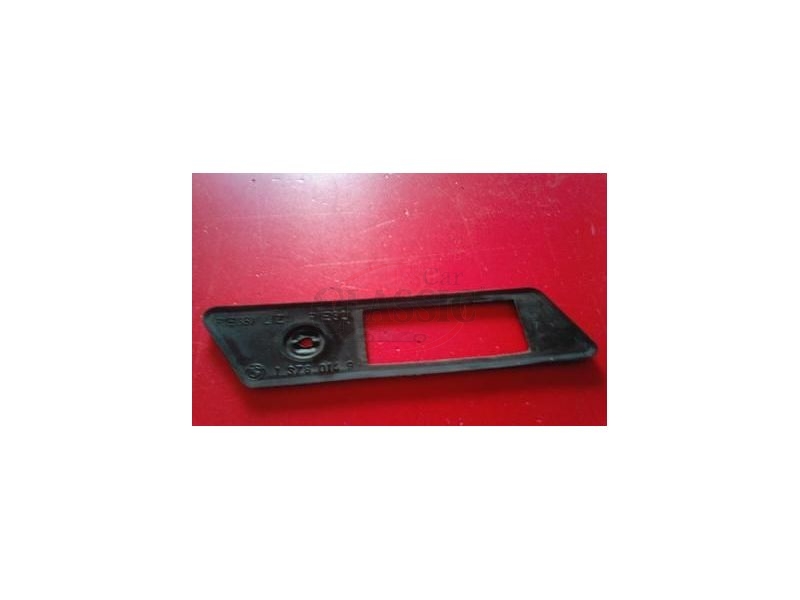 BMW Serie 3 E36 / BMW Serie 5 E34 - Farolim lateral direito (SCINTEX)