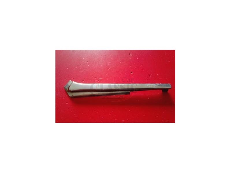 Fiat 127 I - Acabamento exterior do vidro ventilador esquerdo