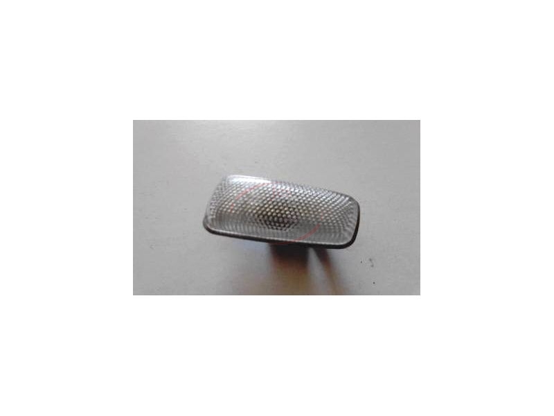 Citroen Saxo / Peugeot 106 II - Farolim lateral (AXO)
