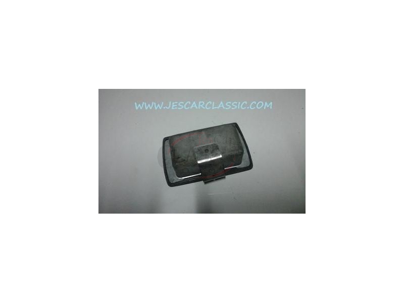 Aplicação Desconhecida - Cinzeiro de porta