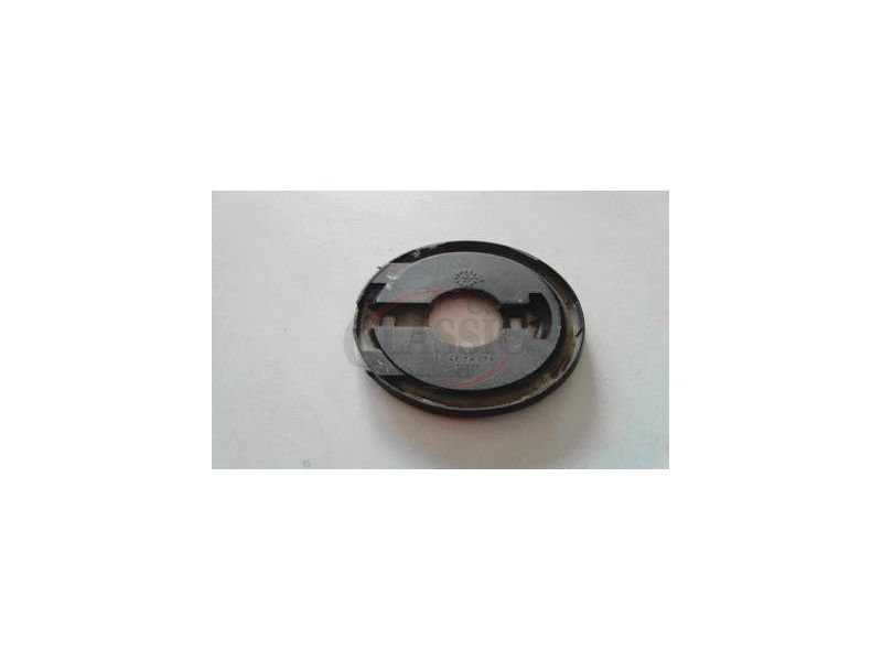 Peugeot 205 - Suporte da tampa do combustível