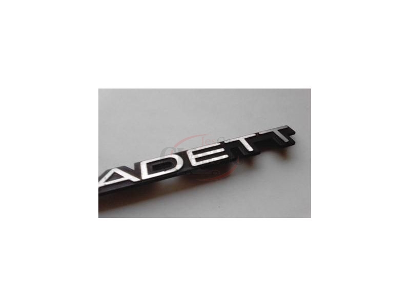 Opel Kadett E - Emblema traseiro (KADETT)
