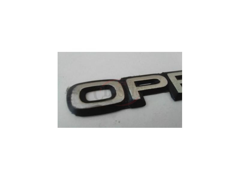 Opel Corsa B - Emblema traseiro (OPEL)