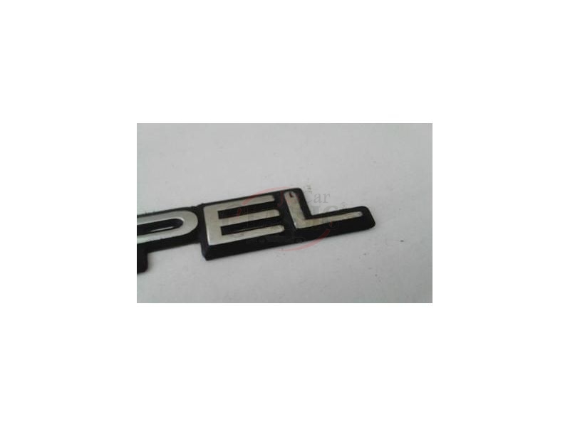 Opel Corsa B - Emblema traseiro (OPEL)