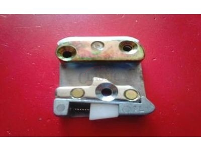 Peugeot 404 - Batente de fechadura porta esquerda