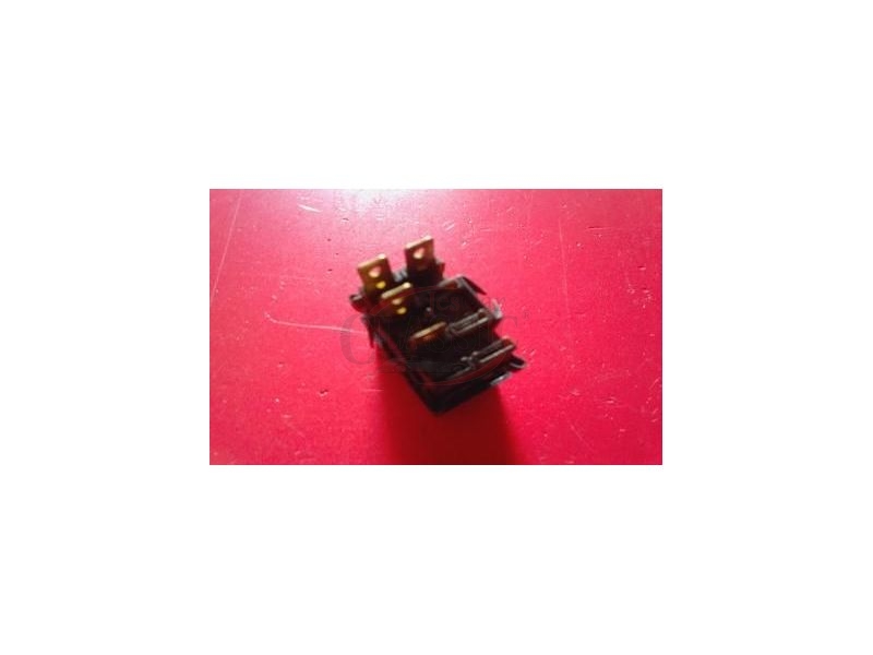 Fiat 127 II 900C - Interruptor de desembaciador