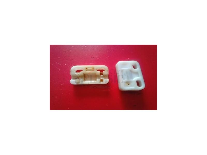 Fiat 127 II 900C - Suporte de fixação do pedal acelerador