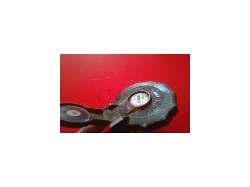 Isuzu - Tampa de depósito combustível