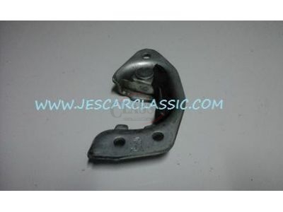 Nissan 100A - Batente de fechadura porta direita