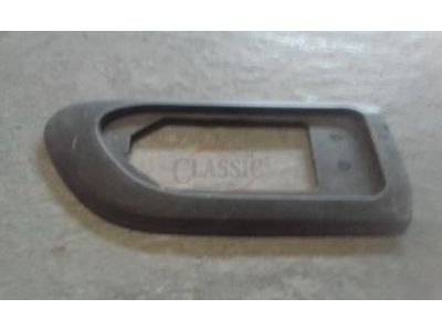 Toyota Avensis I - Friso embelezador do guarda lamas frente esquerdo