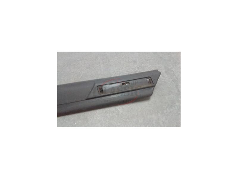 VW Golf III GTI / VW Golf III GTD - Friso embelezador da porta traseira esquerda (63mm)