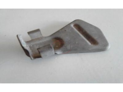 Opel Corsa A - Guia e suporte do farolim tras