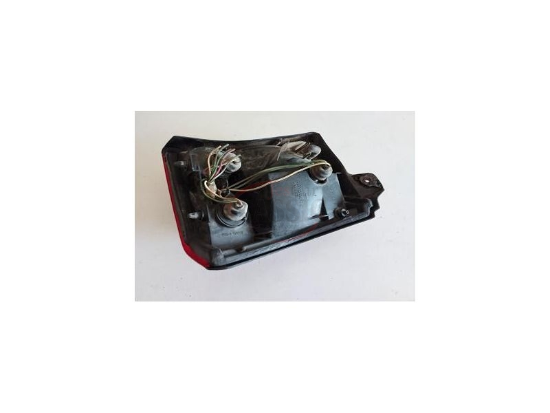 Toyota Starlet II EP70 - Farolim traseiro esquerdo (IKI)